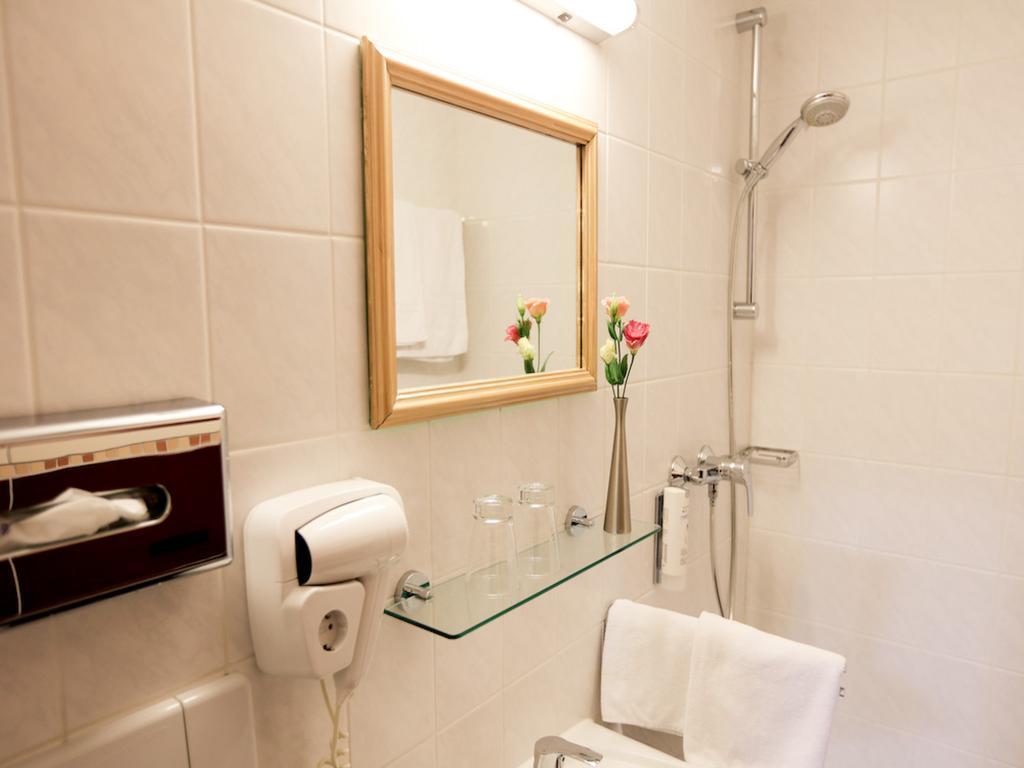 Burghotel Bad Belzig בלציג מראה חיצוני תמונה